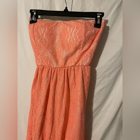 STRAPLESS DRESS SIZE SMALL - Picture 3 of 3